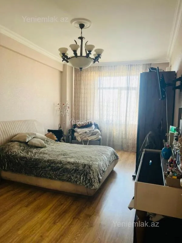 Satılır 4 otaqlı yeni tikili 160 m²