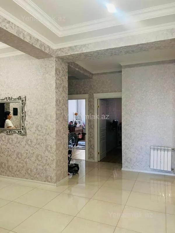 Satılır 4 otaqlı yeni tikili 160 m²