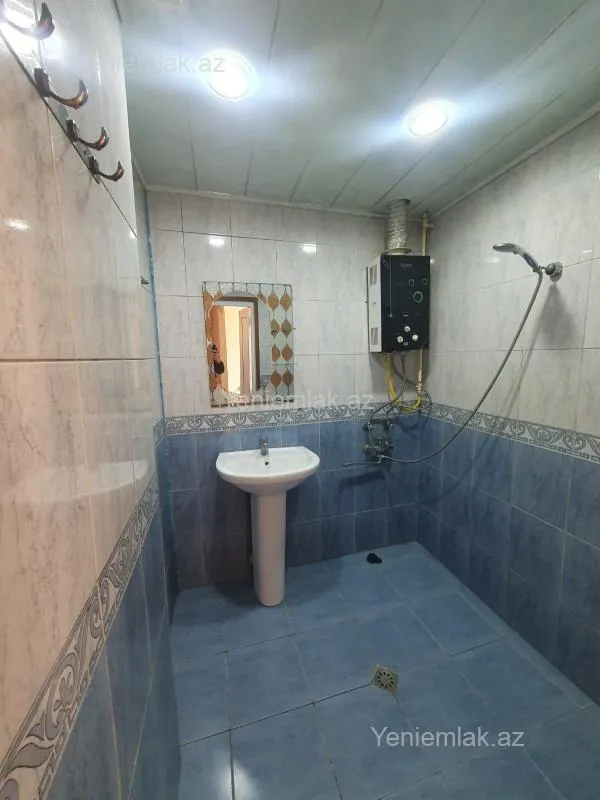 Satılır 2 otaqlı köhnə tikili 56 m²