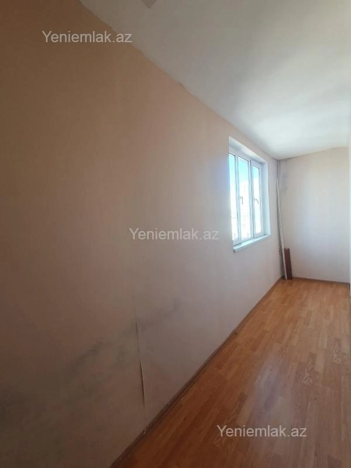Satılır 2 otaqlı köhnə tikili 56 m²