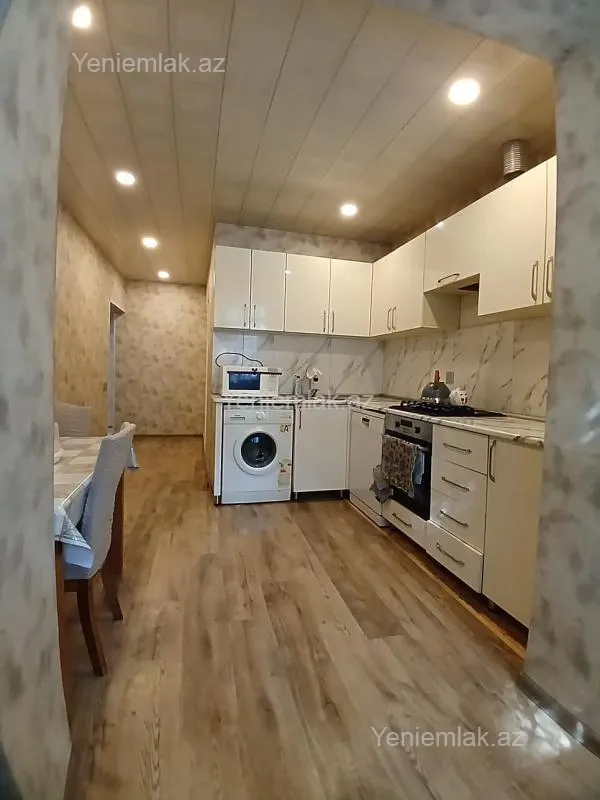 Satılır 3 otaqlı köhnə tikili 55 m²