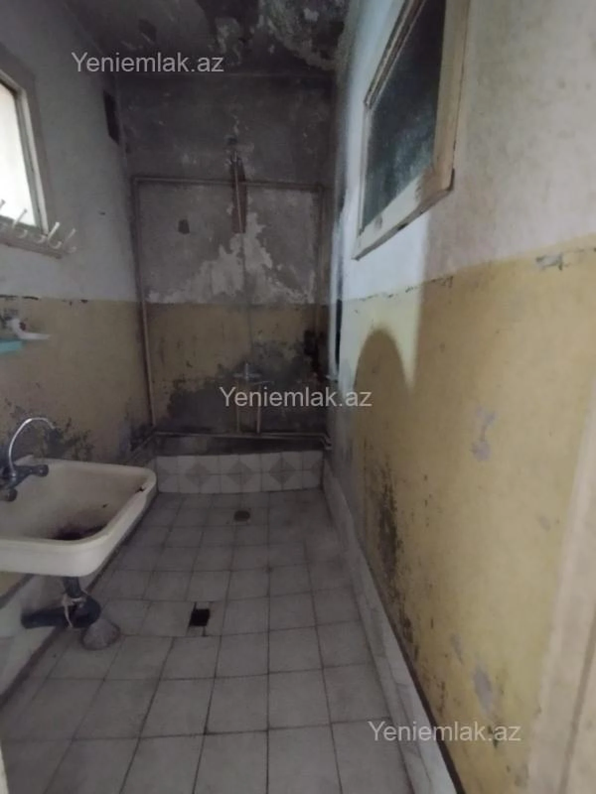 Satılır 3 otaqlı köhnə tikili 80 m²