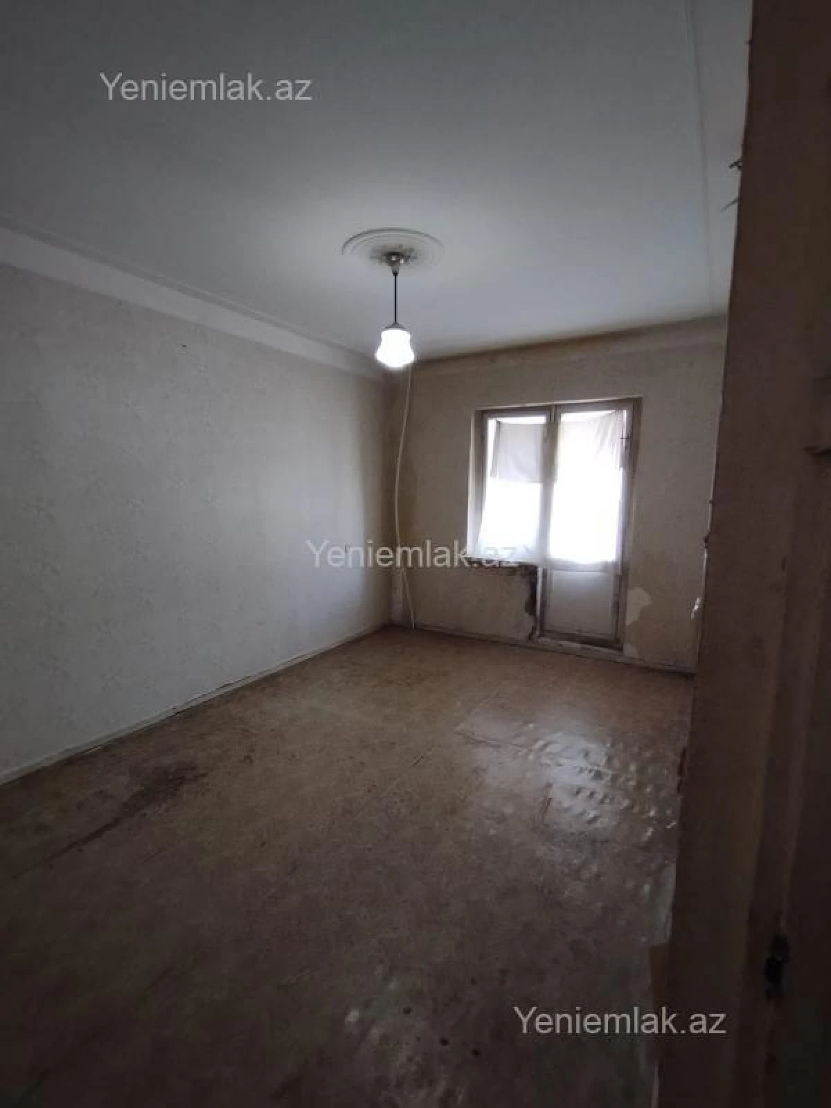 Satılır 3 otaqlı köhnə tikili 80 m²