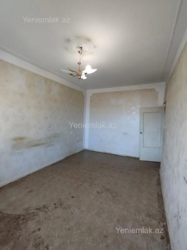 Satılır 3 otaqlı köhnə tikili 80 m²