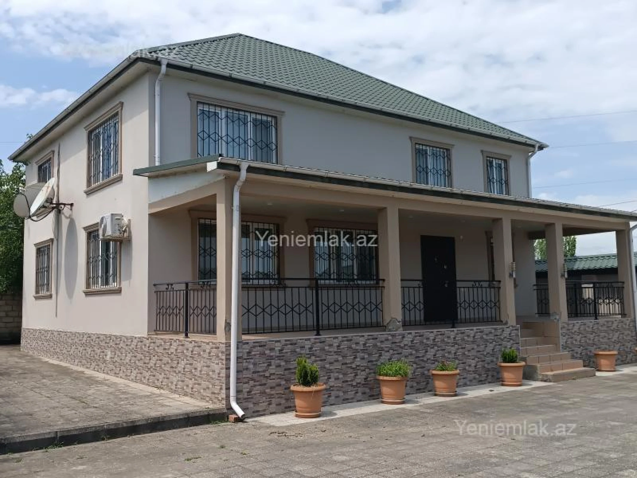 Satılır 6 otaqlı həyət evi 176 m²