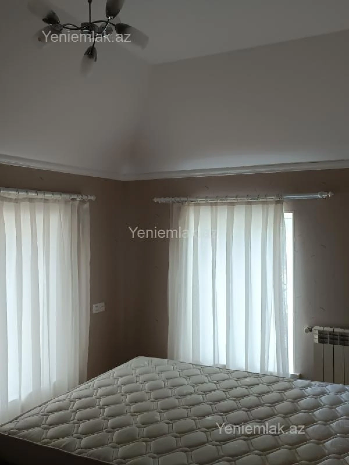 Satılır 6 otaqlı həyət evi 176 m²