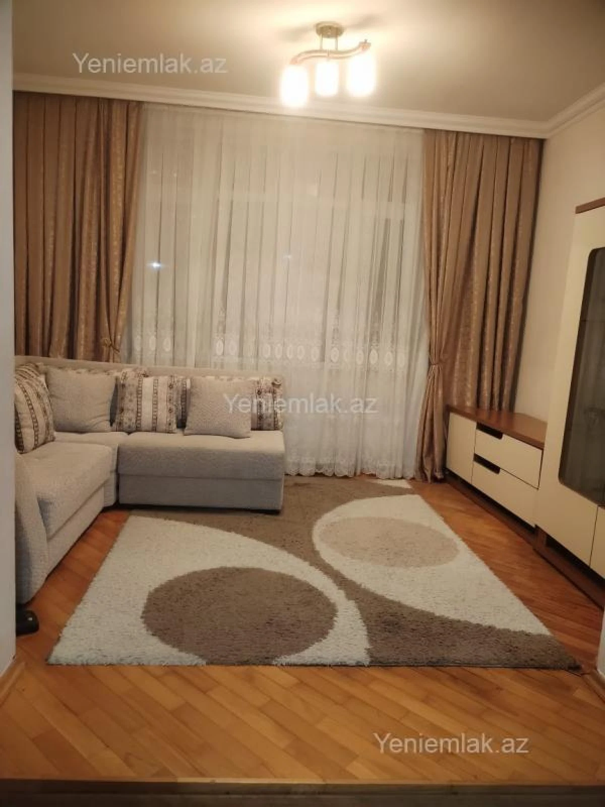 Satılır 2 otaqlı köhnə tikili 72 m²