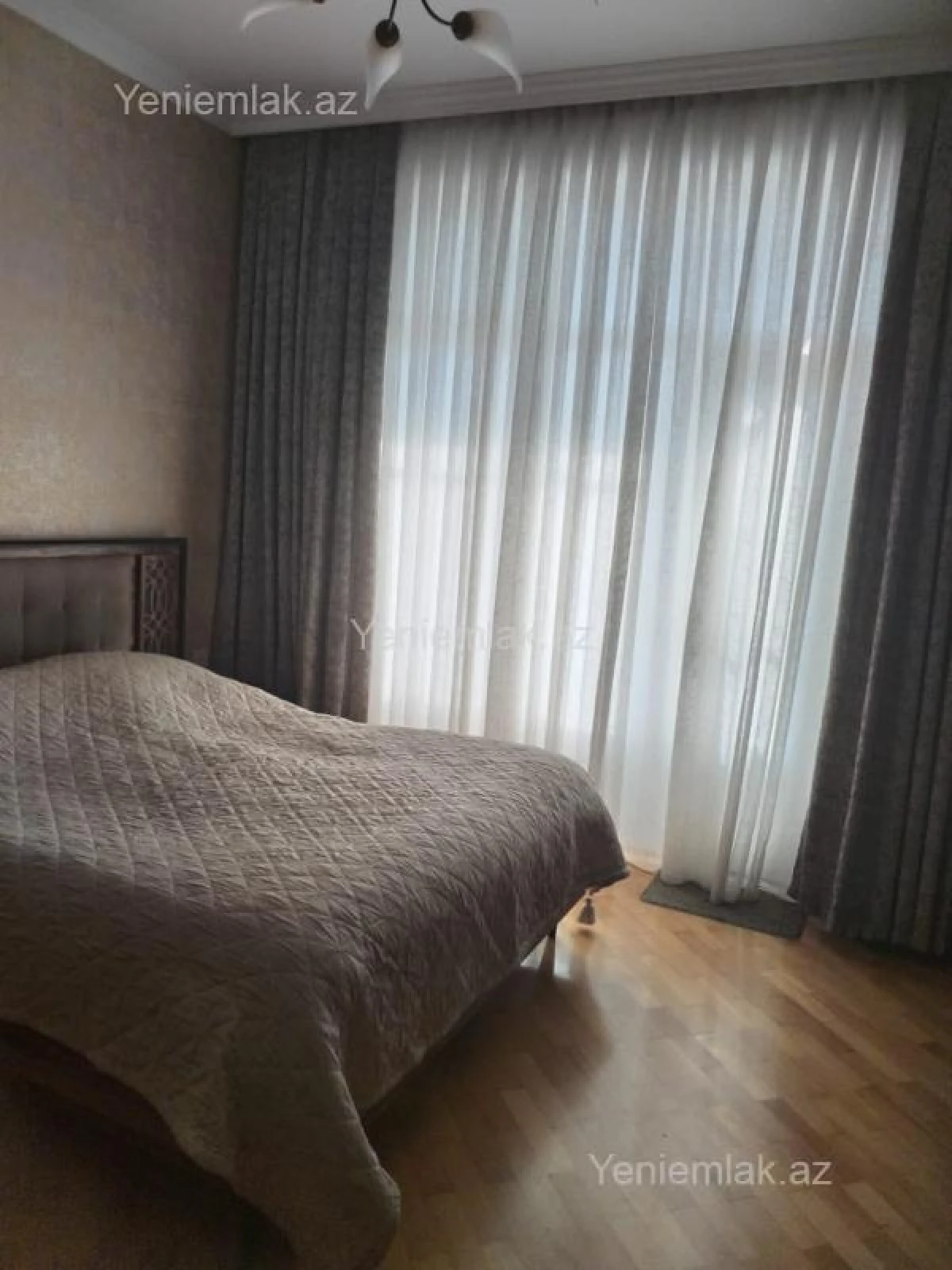 Satılır 2 otaqlı köhnə tikili 72 m²