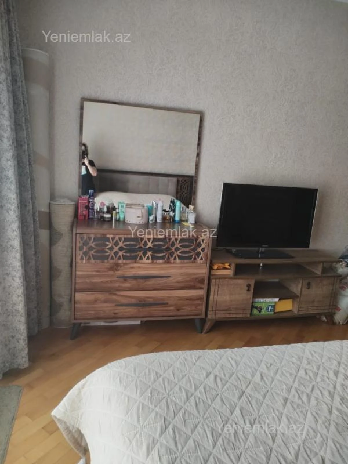 Satılır 2 otaqlı köhnə tikili 72 m²