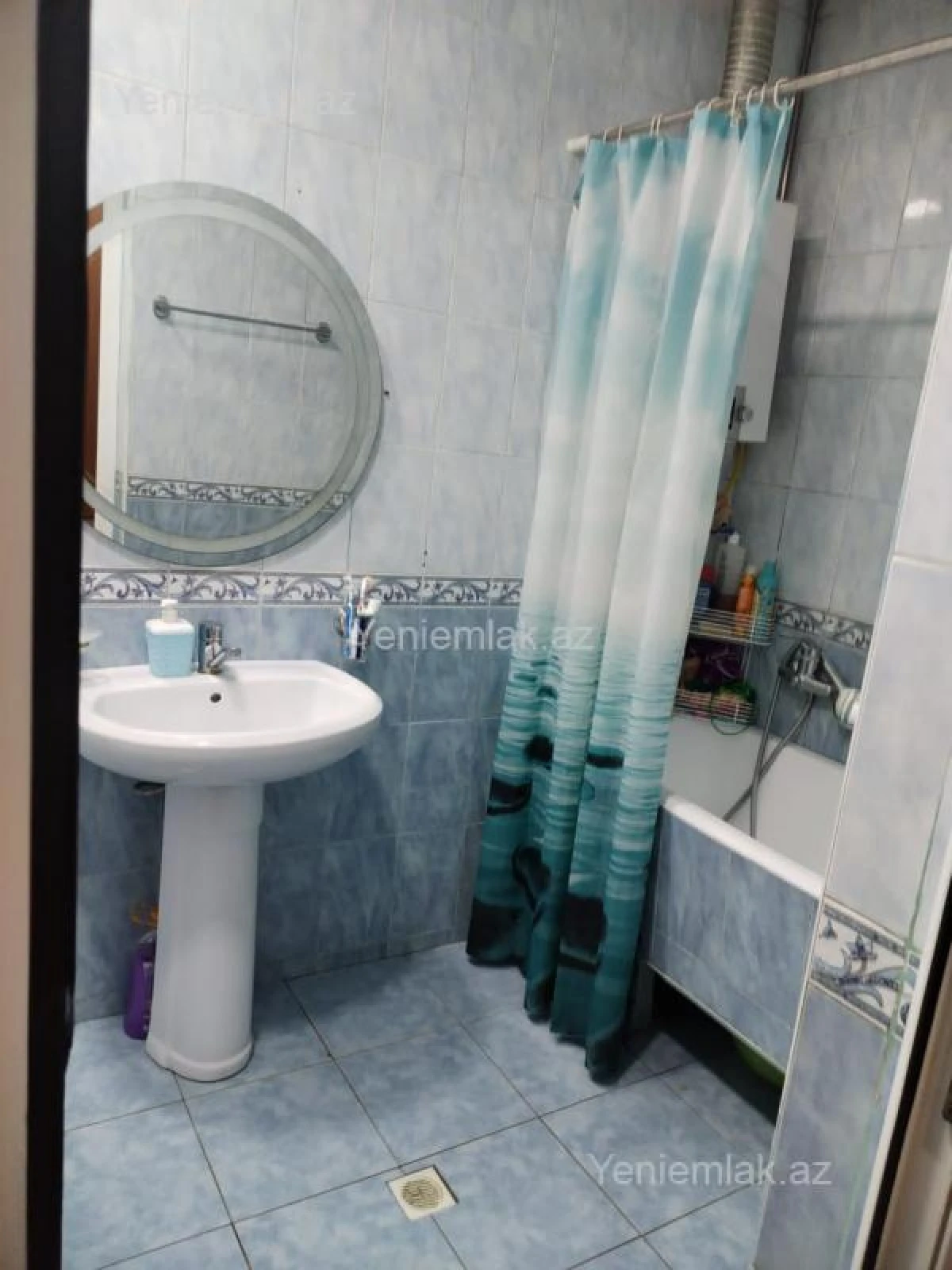 Satılır 2 otaqlı köhnə tikili 72 m²