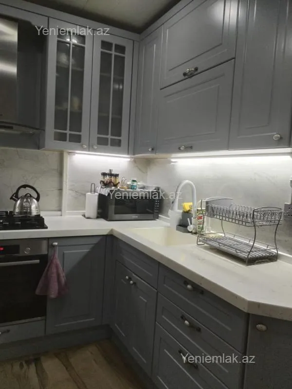 Satılır 2 otaqlı köhnə tikili 72 m²