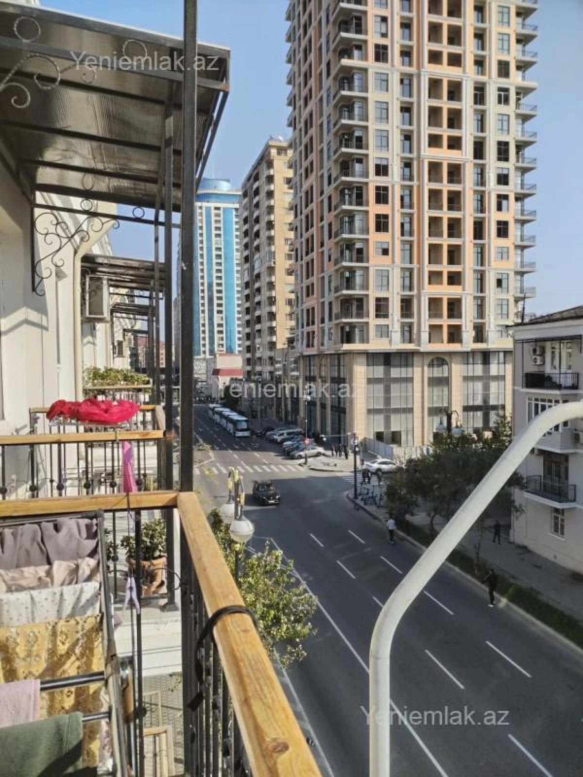 Satılır 2 otaqlı köhnə tikili 72 m²