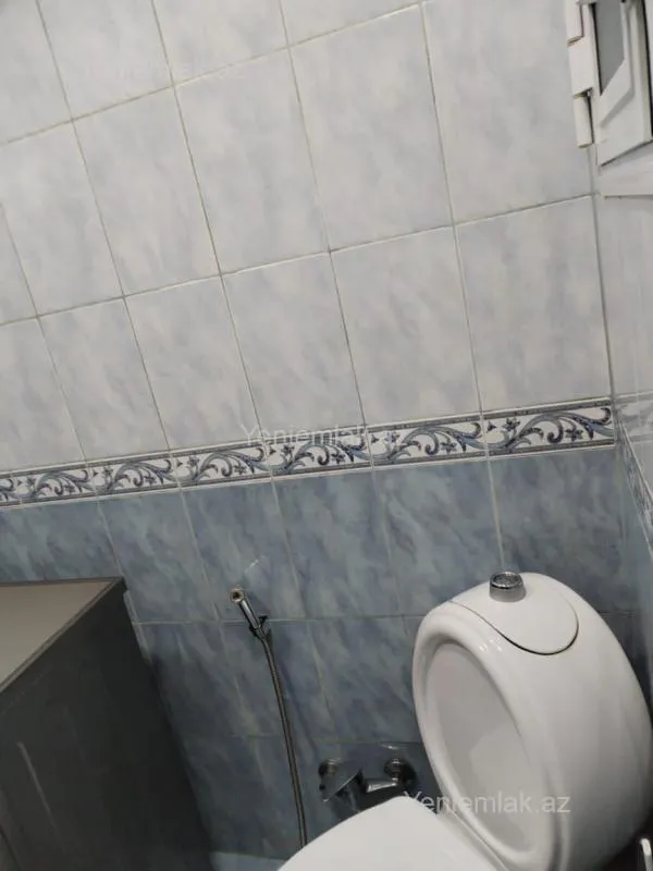 Satılır 2 otaqlı köhnə tikili 72 m²