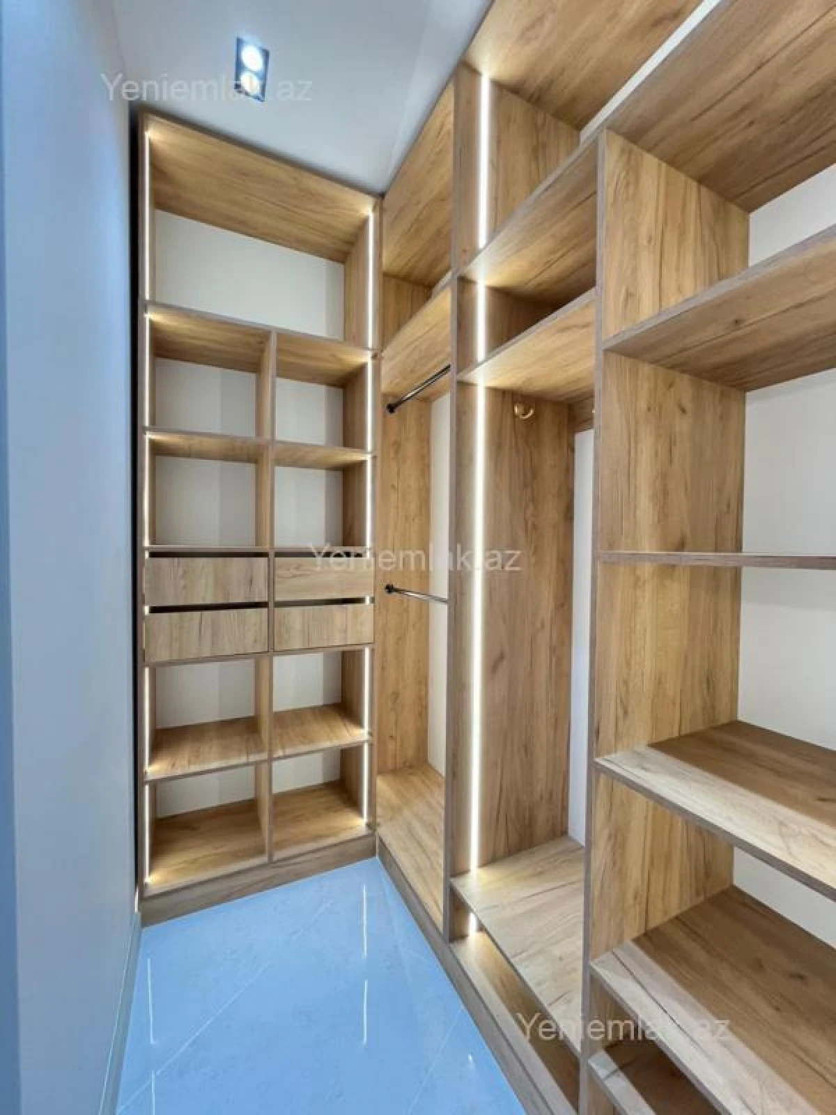 Satılır 2 otaqlı yeni tikili 68 m²