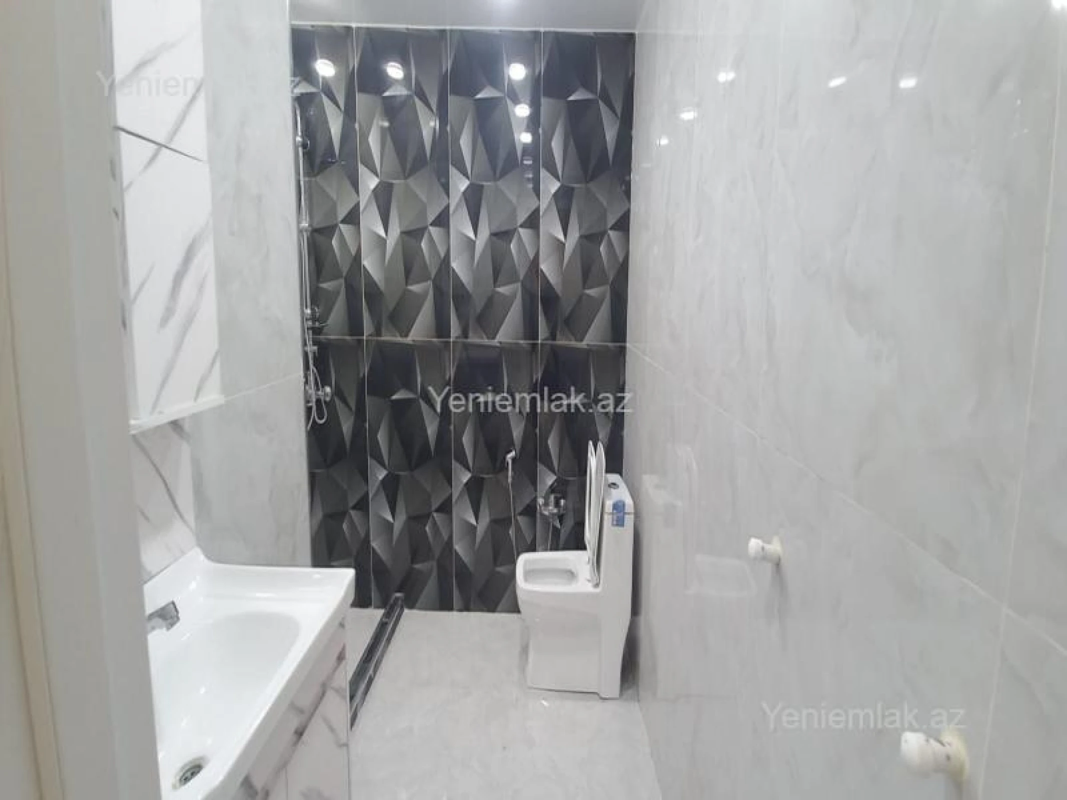 Satılır 3 otaqlı yeni tikili 80 m²