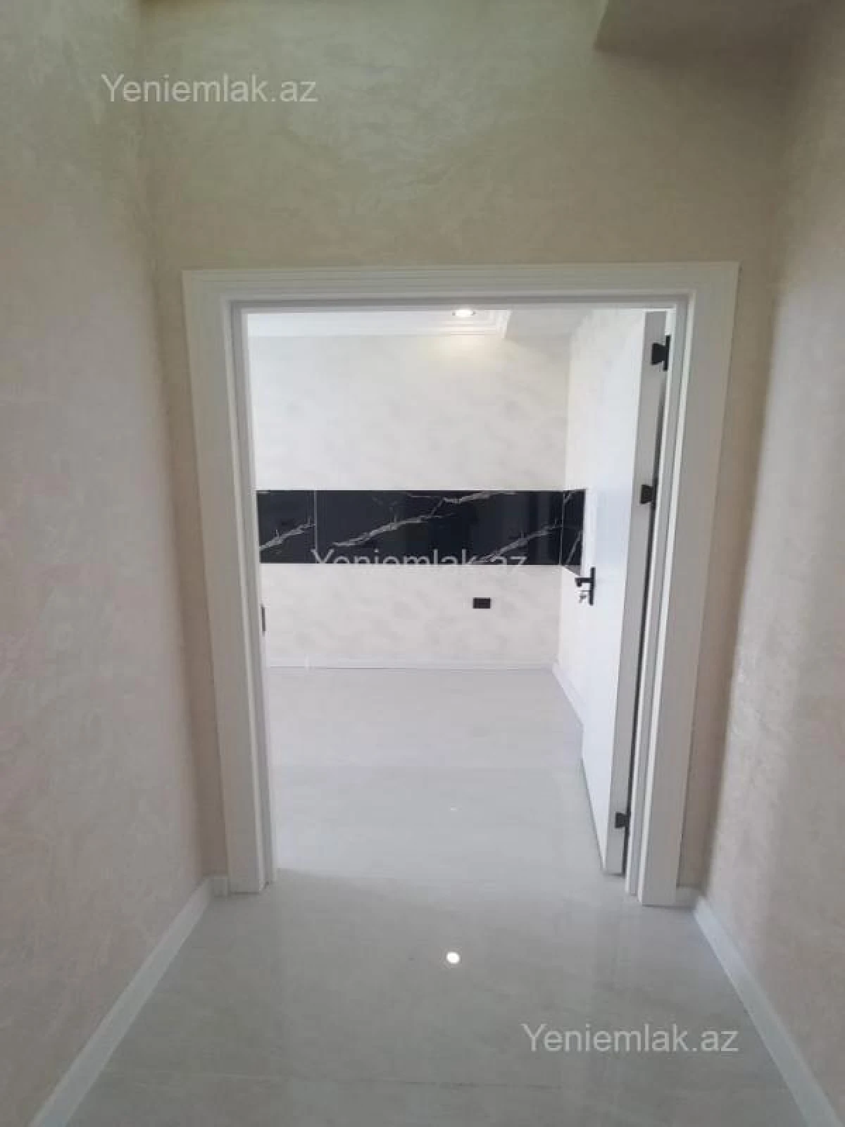 Satılır 3 otaqlı yeni tikili 80 m²