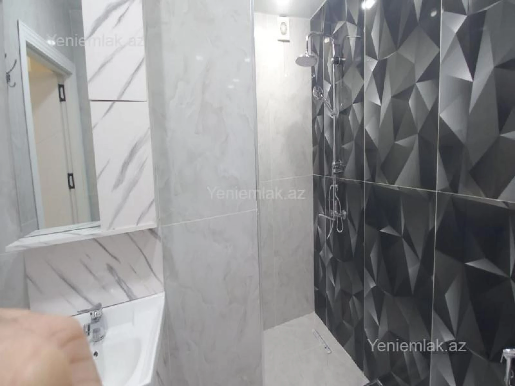 Satılır 3 otaqlı yeni tikili 80 m²