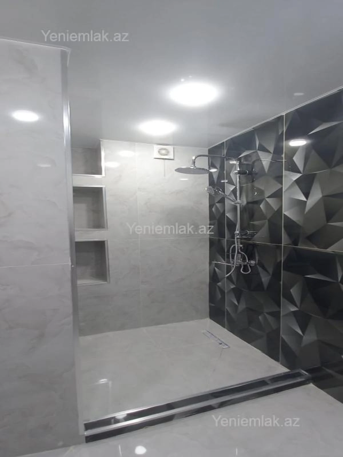 Satılır 3 otaqlı yeni tikili 80 m²