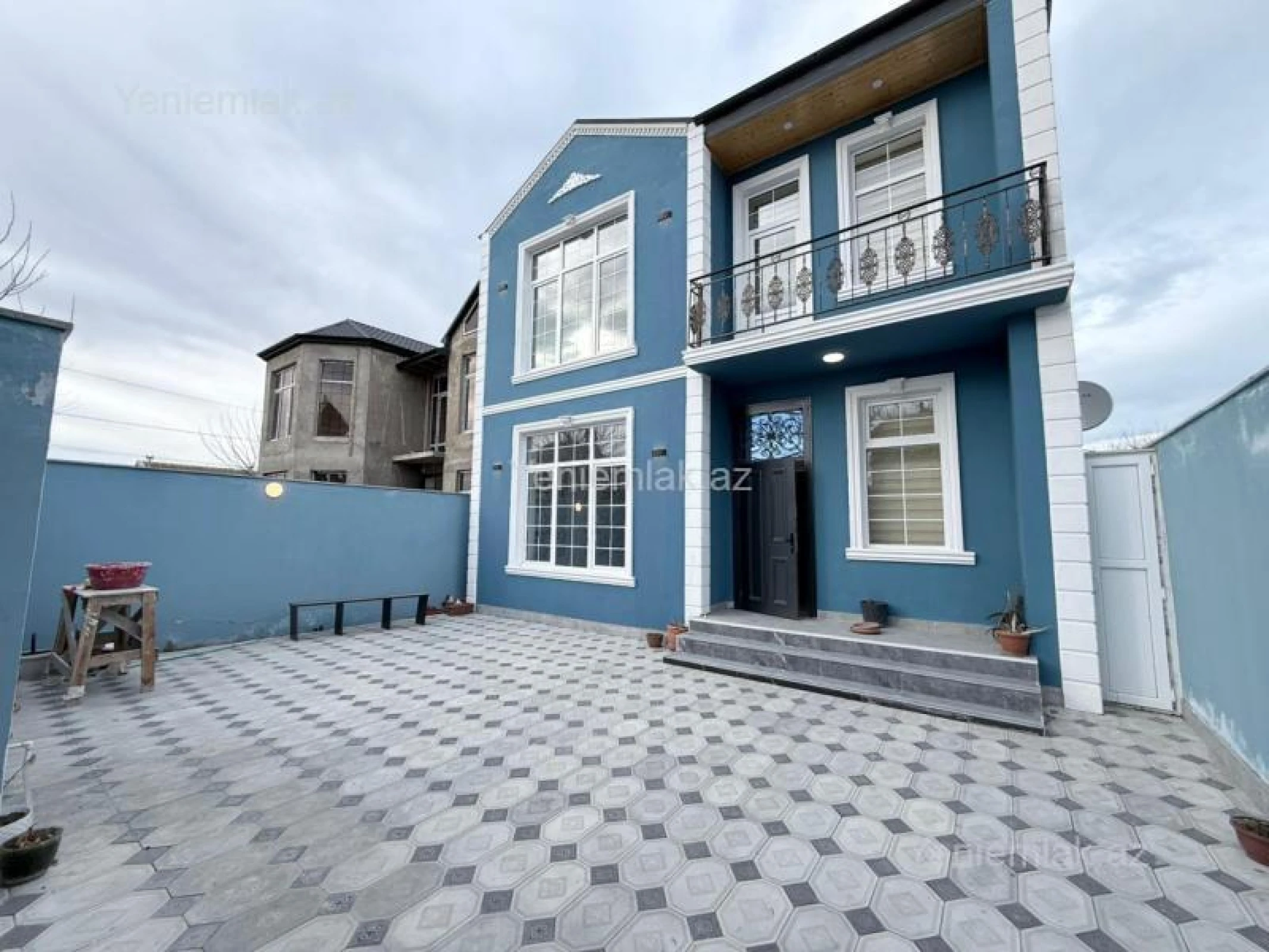 Satılır 4 otaqlı həyət evi 200 m²