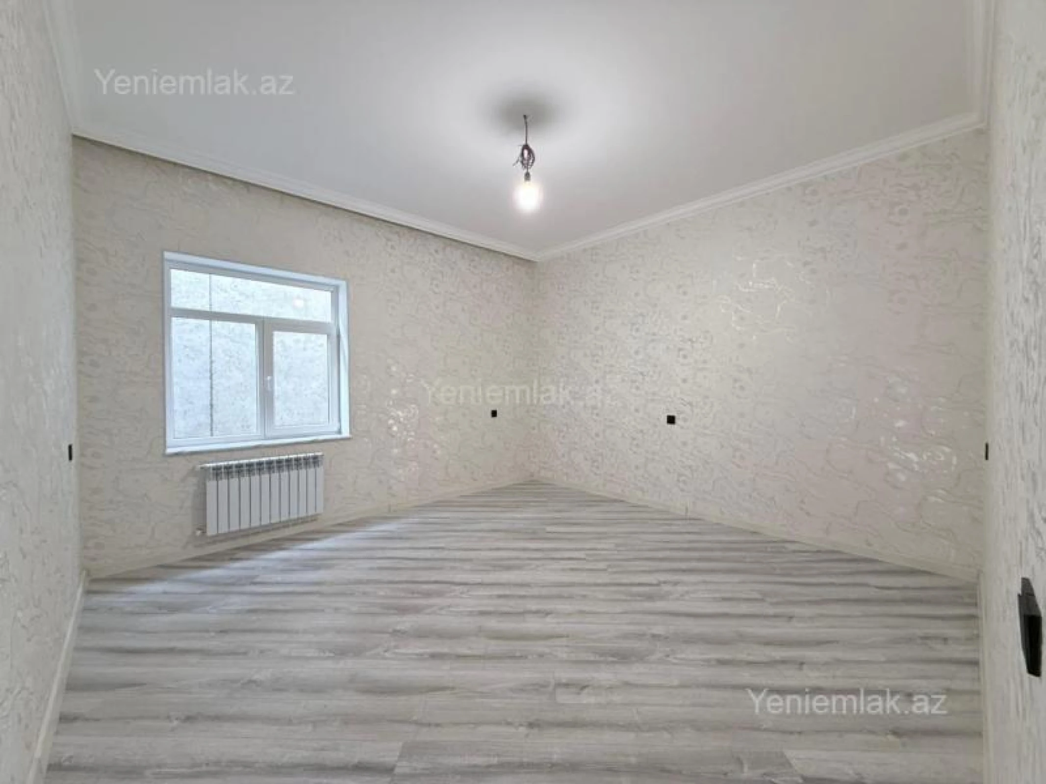 Satılır 4 otaqlı həyət evi 200 m²