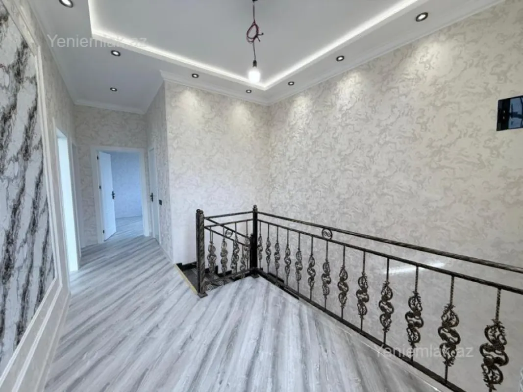 Satılır 4 otaqlı həyət evi 200 m²
