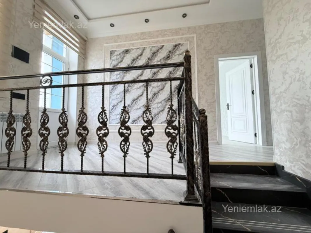 Satılır 4 otaqlı həyət evi 200 m²