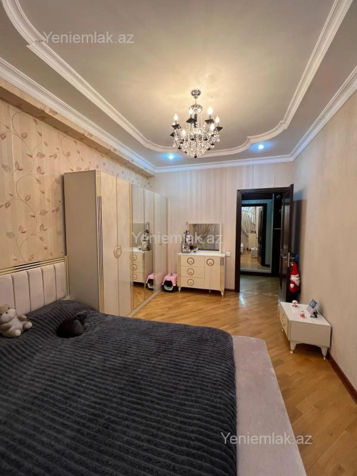 Satılır 4 otaqlı yeni tikili 140 m²