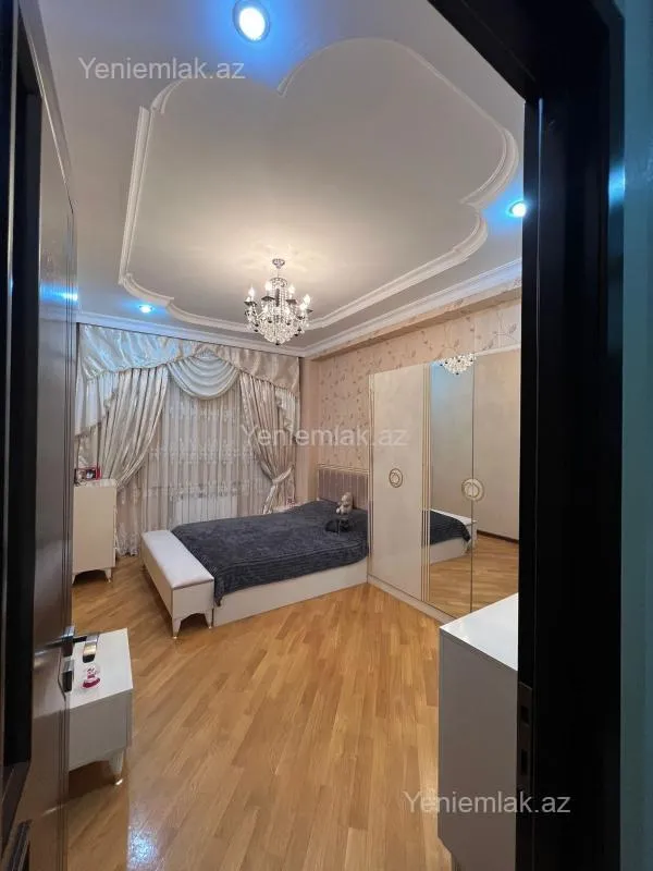 Satılır 4 otaqlı yeni tikili 140 m²