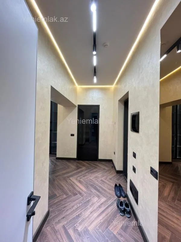Satılır 2 otaqlı yeni tikili 68 m²