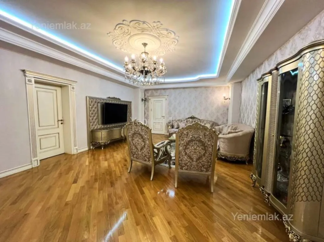 Satılır 4 otaqlı yeni tikili 210 m²