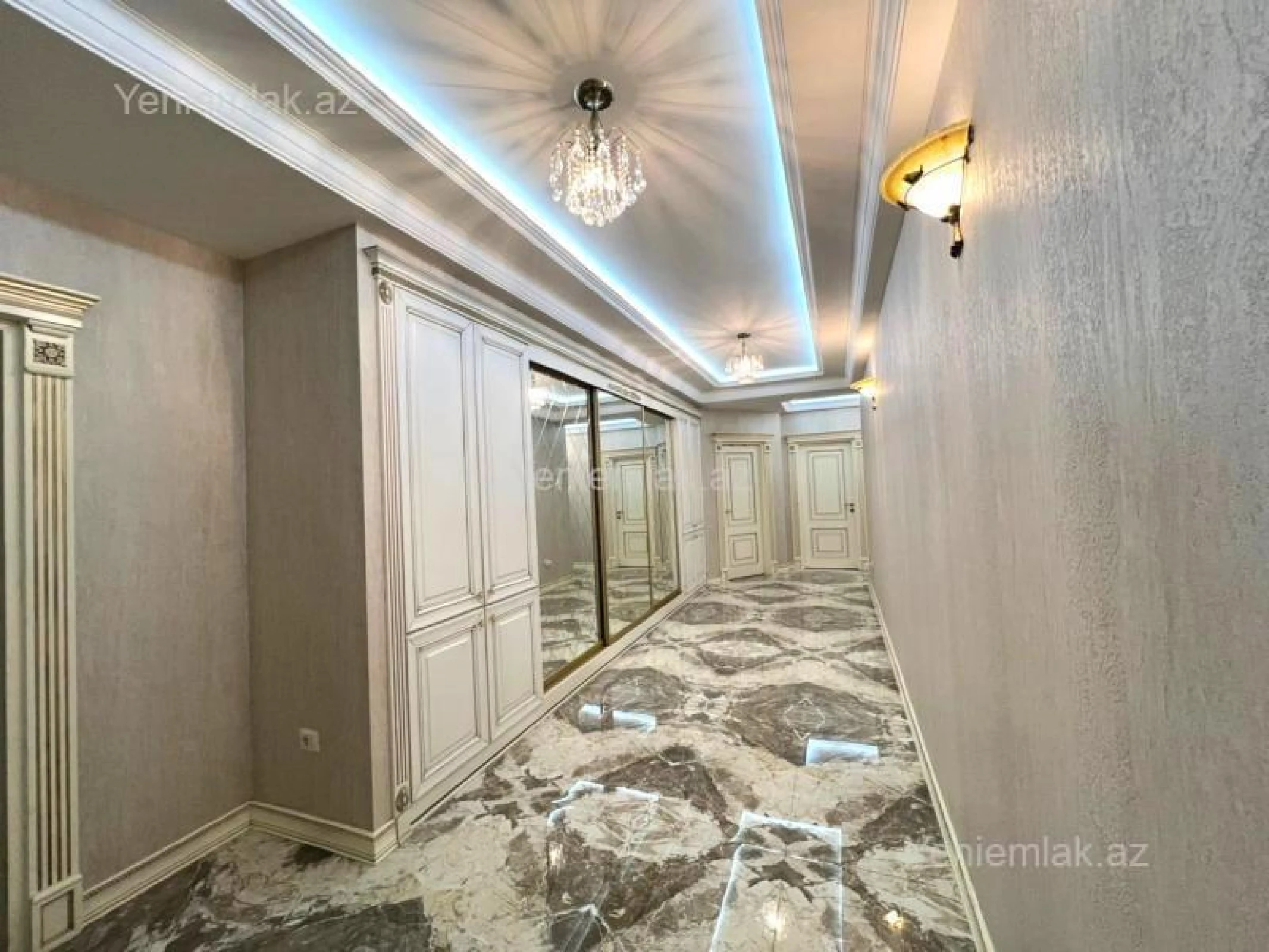 Satılır 4 otaqlı yeni tikili 210 m²