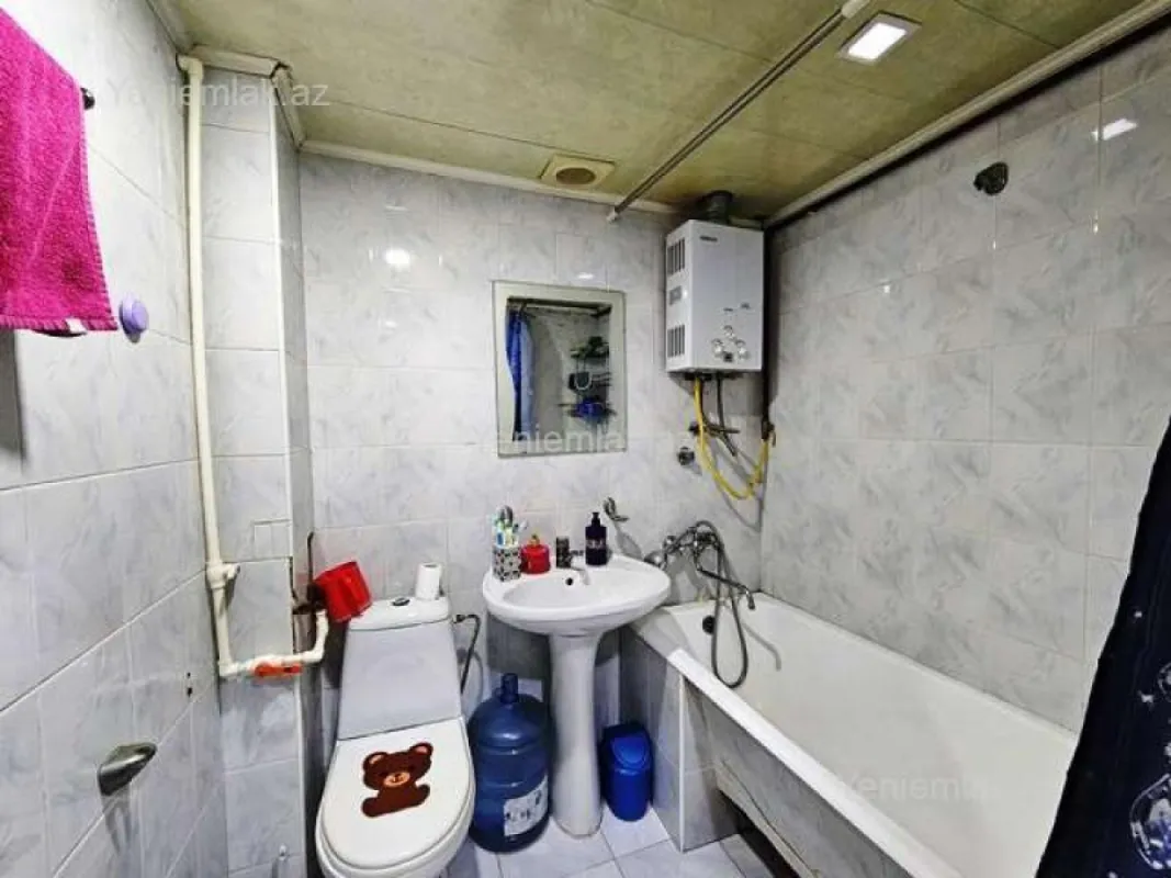 Satılır 2 otaqlı köhnə tikili 55 m²