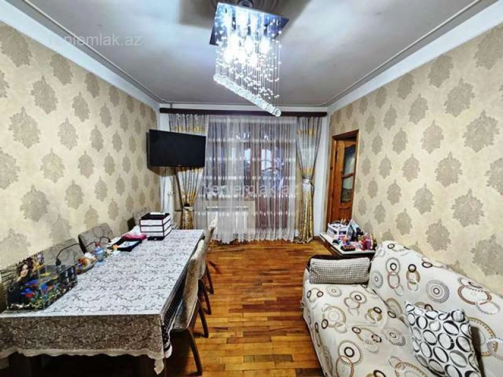 Satılır 2 otaqlı köhnə tikili 55 m²