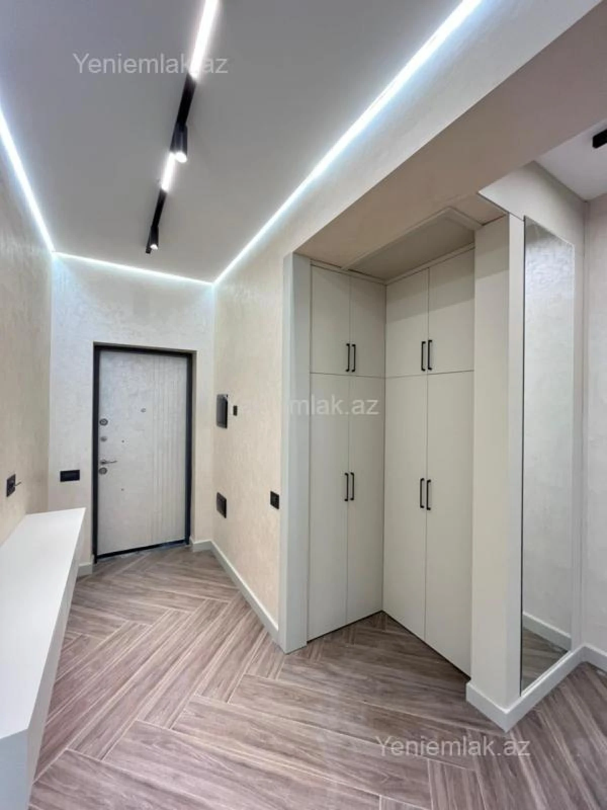 Satılır 2 otaqlı yeni tikili 68 m²