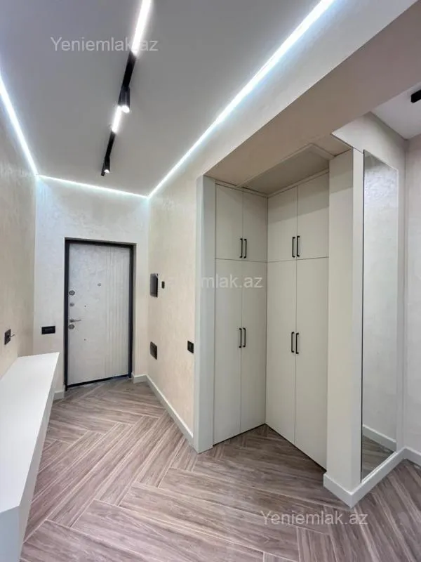 Satılır 2 otaqlı yeni tikili 68 m²