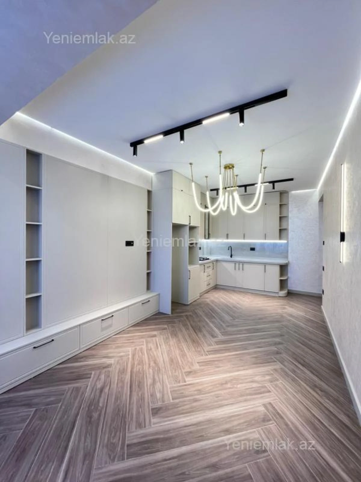 Satılır 2 otaqlı yeni tikili 68 m²