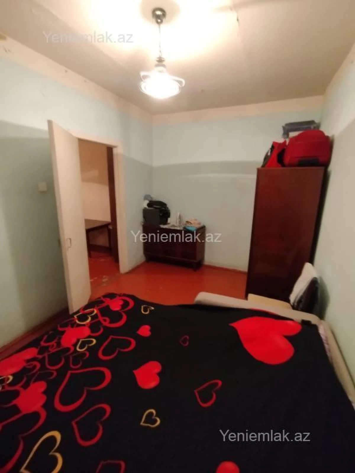 Satılır 4 otaqlı köhnə tikili 90 m²