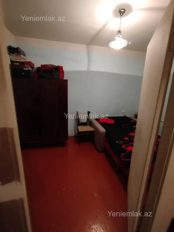 Satılır 4 otaqlı köhnə tikili 90 m²