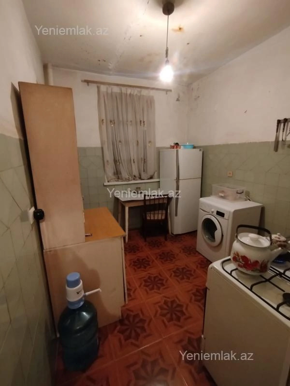 Satılır 4 otaqlı köhnə tikili 90 m²