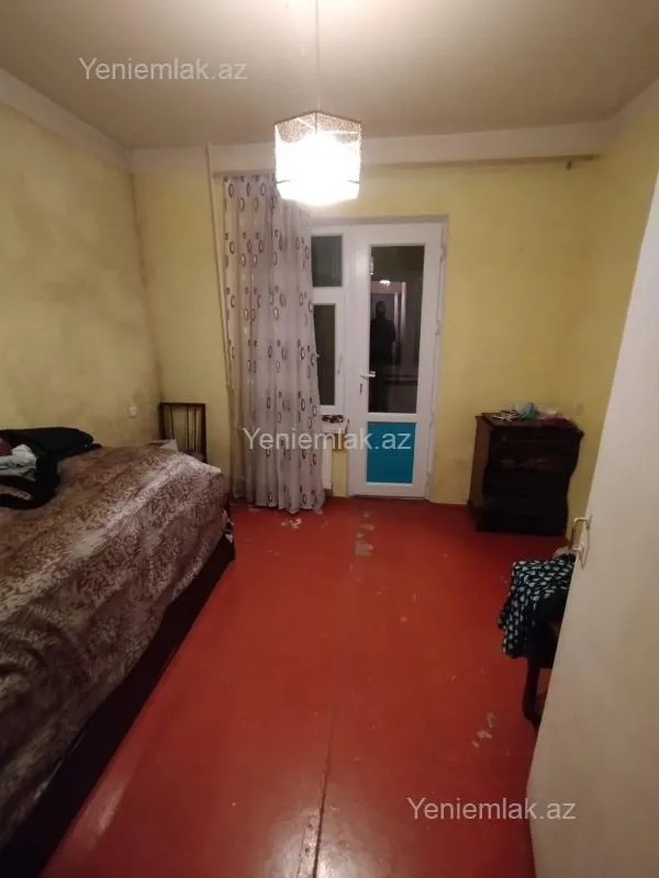 Satılır 4 otaqlı köhnə tikili 90 m²