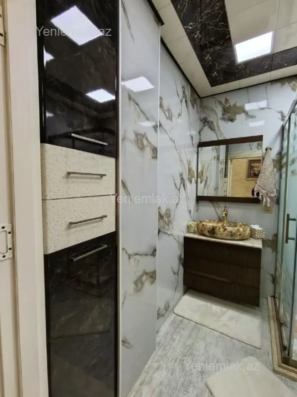 Satılır 4 otaqlı yeni tikili 137 m²