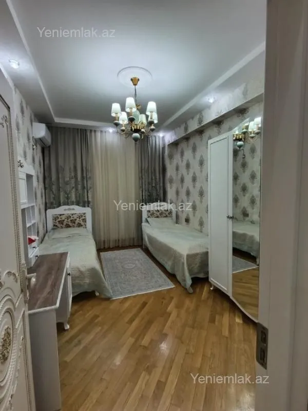 Satılır 4 otaqlı yeni tikili 137 m²
