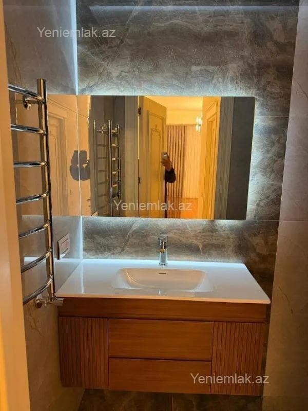 Satılır 4 otaqlı yeni tikili 189 m²