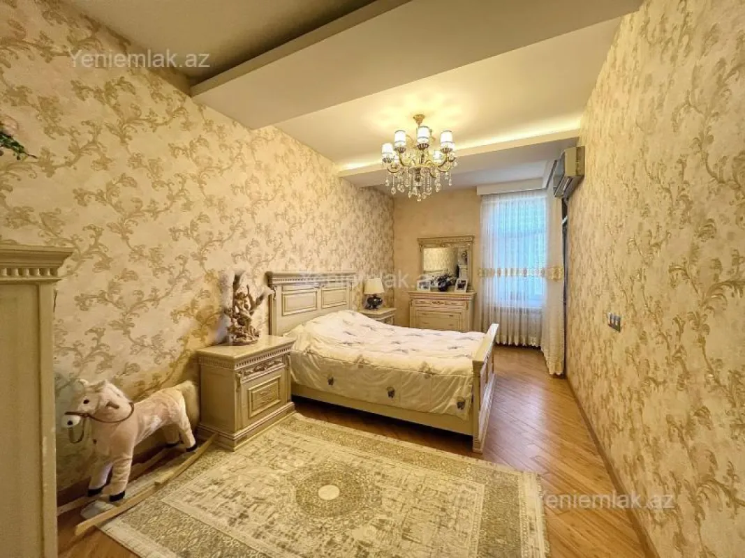 Satılır 4 otaqlı yeni tikili 190 m²