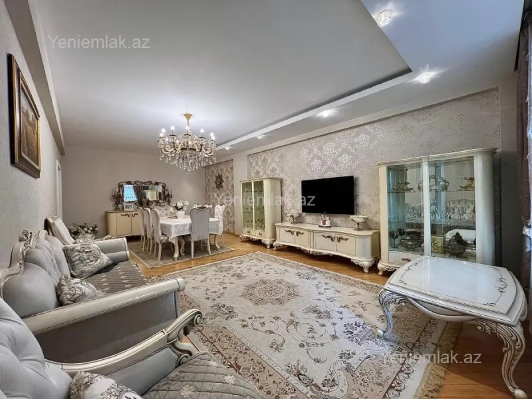 Satılır 4 otaqlı yeni tikili 190 m²