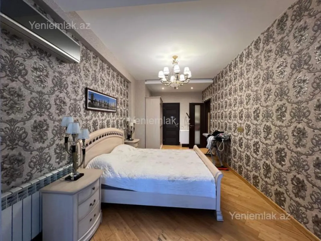 Satılır 4 otaqlı yeni tikili 190 m²