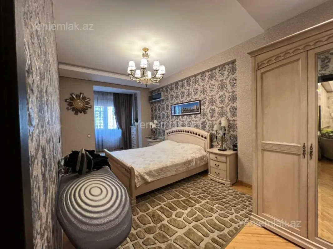 Satılır 4 otaqlı yeni tikili 190 m²