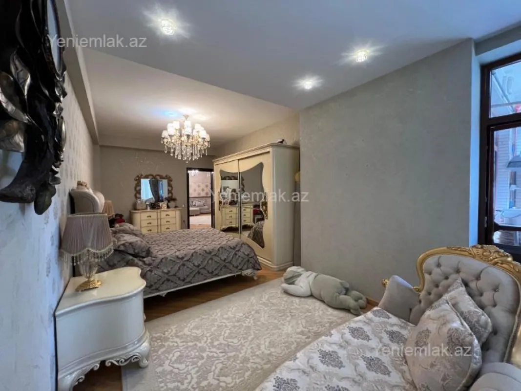 Satılır 4 otaqlı yeni tikili 190 m²
