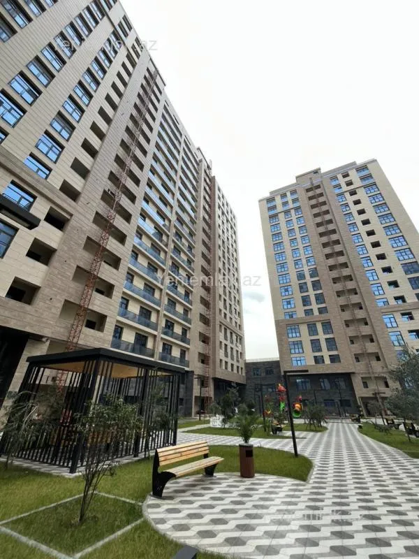 Satılır 3 otaqlı yeni tikili 98 m²