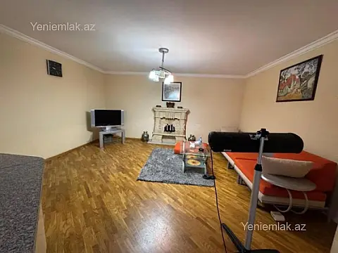Satılır 2 otaqlı köhnə tikili 92 m²